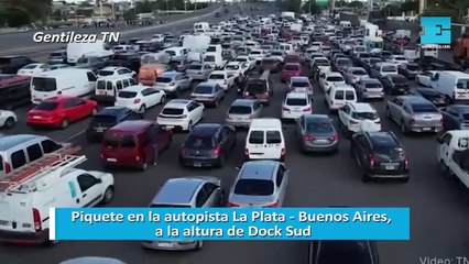 Piquete en la autopista La Plata - Buenos Aires, a la altura de Dock Sud