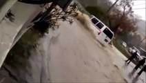 Corriente por inundaciones en Tijuana arrastra Taxi