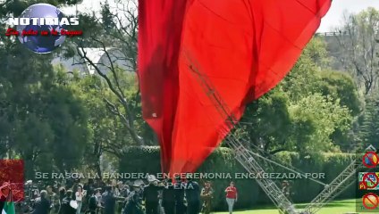 Download Video: Se rasga la bandera en ceremonia Del Dia de la Bandera