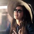 Camila Sodi canta 'Te quedó grande la yegua' ¿dedicada a ’Chicharito’?