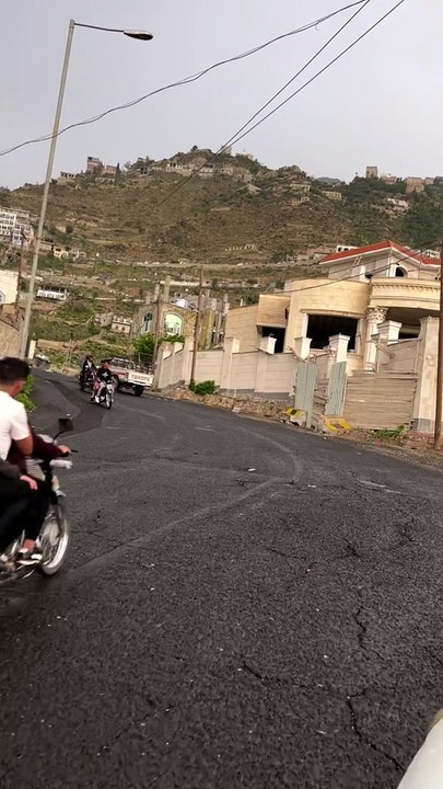 تتوقعون من الغلطان السيارة او الدباب