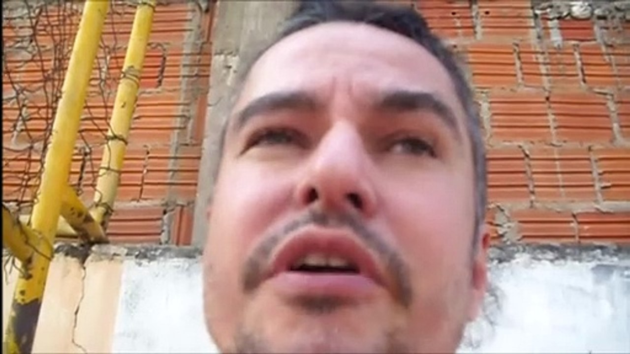 Ensino a como se Defender Usando a Carga de Energia Negativa que Sai dos Olhos Chamado de Amaterasu.