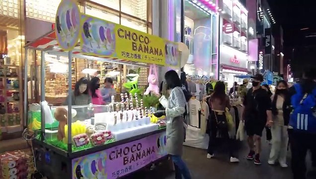 Seoul Walk: Myeongdong Street – The Ultimate Guide to Street Food & Shopping