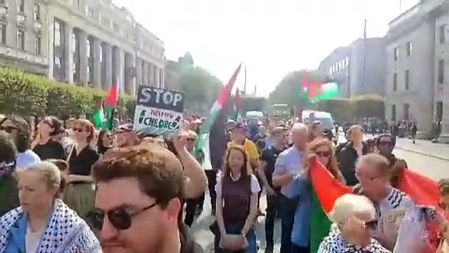 مسيرة تضامنية مع فلسطين في ايرلندا Solidarity march with Palestine in Ireland .