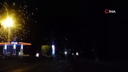 Ardahan’da şimşekler geceyi aydınlattı