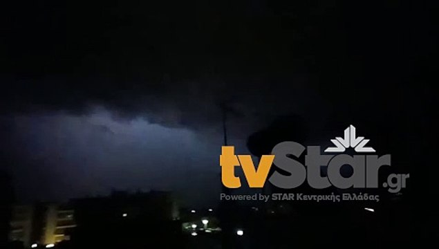 Άνοιξαν οι ουρανοί στη Λαμία