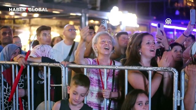 Aydın kurtuluş coşkusunu Funda Arar konseriyle yaşadı