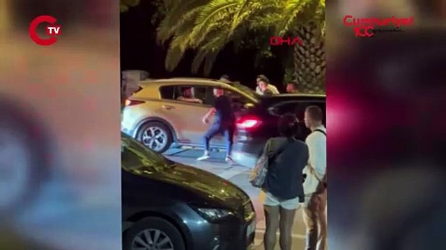 Kadıköy'de dehşet anları: Aracın önünü kesip içindekileri darbettiler!