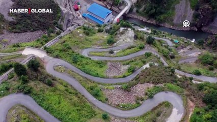 21 virajlı yol, görüntüsüyle sürücüleri ve vatandaşları tedirgin ediyor