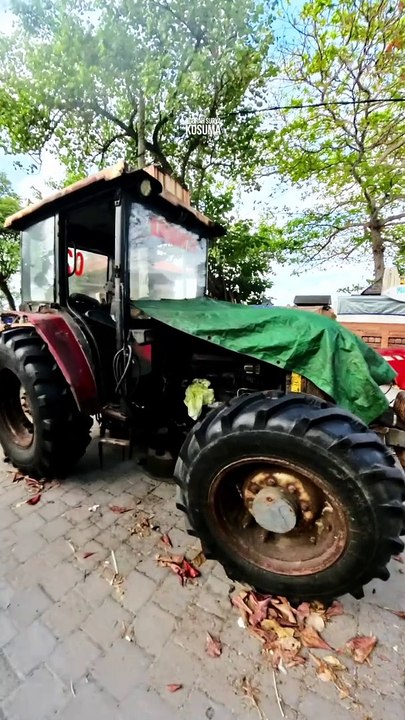 Traktor Pembersih Sampah di Pantai Legian, Kuta, Bali Ini Memang Parkir Atau Rusak Butuh Perbaikan? Ada Yang Tahu?   #Offroad #Traktor #TraktorSampah #TraktorOffroad #Legian #Kuta #Bali
