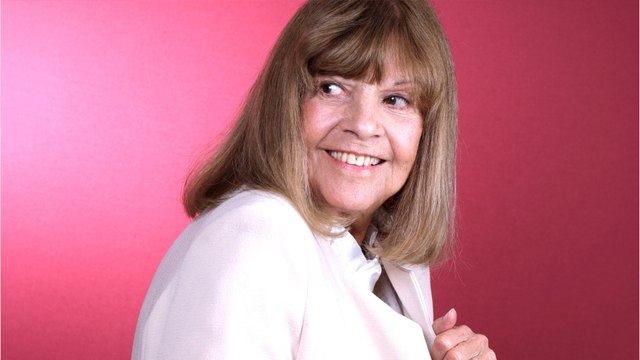 GALA VIDÉO - Chantal Goya : quelle grand-mère est-elle pour ses quatre petits-enfants ?