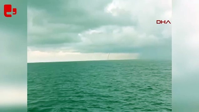 Bartın açıklarında hortum kamerada: Karaya ulaşmadan etkisini kaybetti