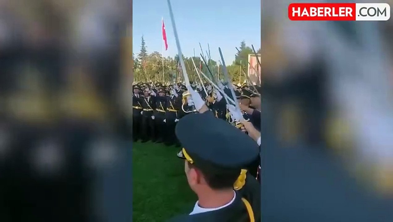 Kılıçlı yemin töreni sonrası bölük komutanı TSK'dan istifa etti