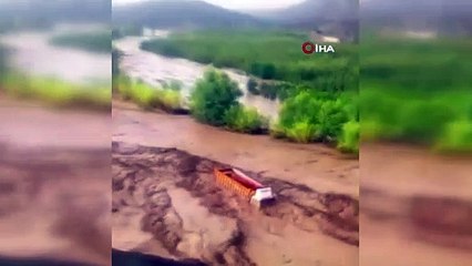 Fas sele teslim oldu! Çok sayıda ölü ve kayıp var