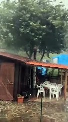 Bufera di vento e grandine a Camaiore