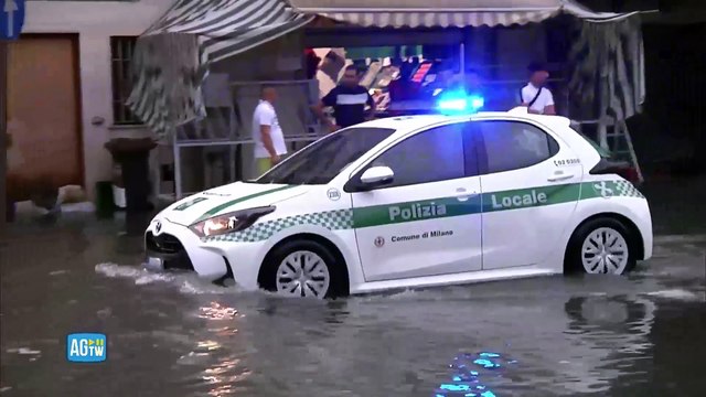 A Milano allagamenti nella zona di Ponte Lambro: le immagini