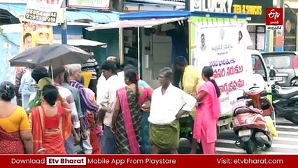 వరద ముప్పు నుంచి తేరుకుంటున్న విజయవాడ