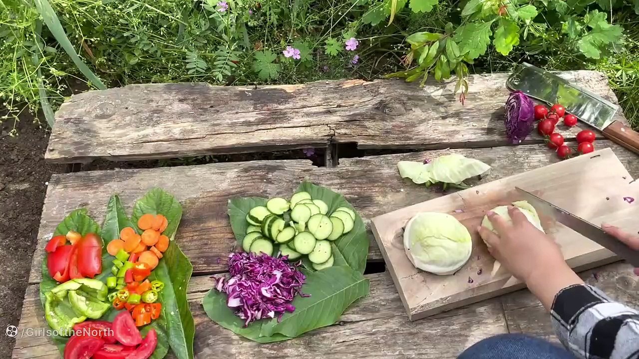 Cooking chicken breast in teak wood in a simple and delicious way