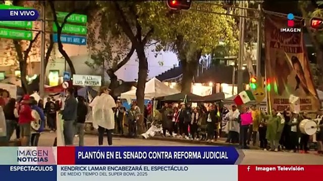 Trabajadores del Poder Judicial se manifiestan afuera del Senado