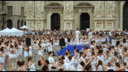 Lo straordinario immagini "Ballo in bianco" di Roberto Bolle