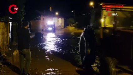 Çorum’u sel vurdu: Sağlık ocağının duvarı yıkıldı, araçlar mahsur kaldı...