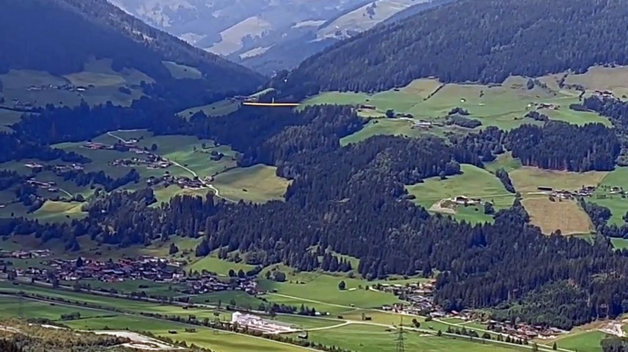 Wipe midi, Hangflug beim Berghof