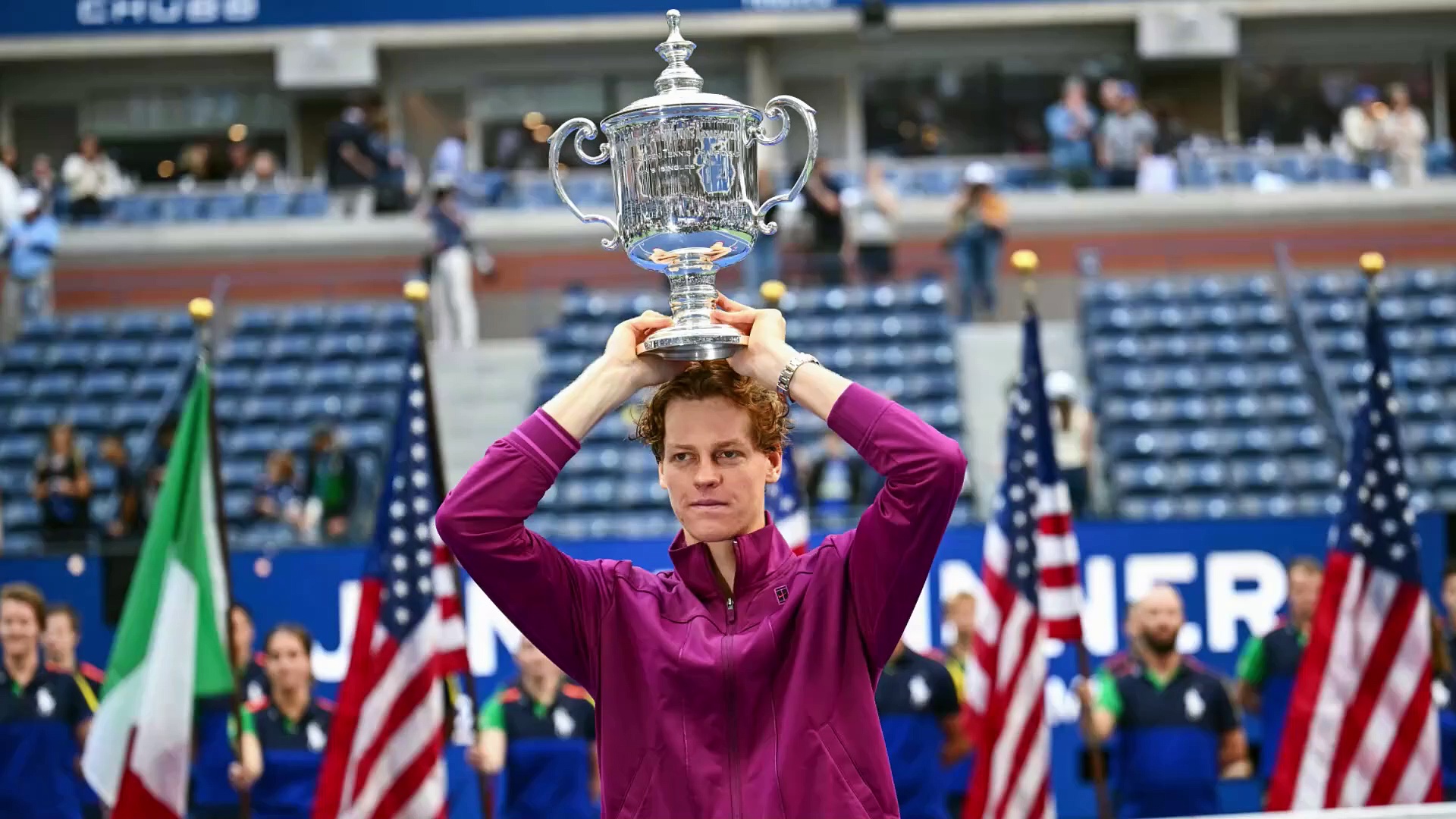 Video Jannik Sinner campione degli US Open: il bacio ad Anna Kalinskaya e la dedica alla zia malata