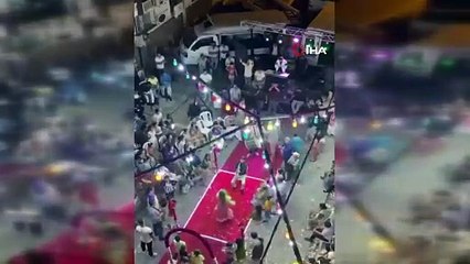 O anlar saniye saniye kamerada! Düğünde çıkan tartışma ortalığı karıştırdı