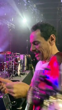 Ricardo Mollo se sumó a defender Aerolíneas Argentinas durante su último show de Divididos