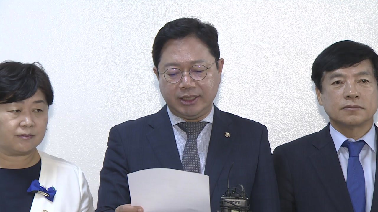 야당, 법사위 소위서 채 상병·김 여사 특검 단독의결 / YTN