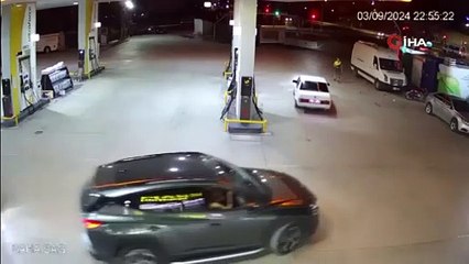 Yediği ceza dudak uçuklatır! Akaryakıt istasyonunda drift attı