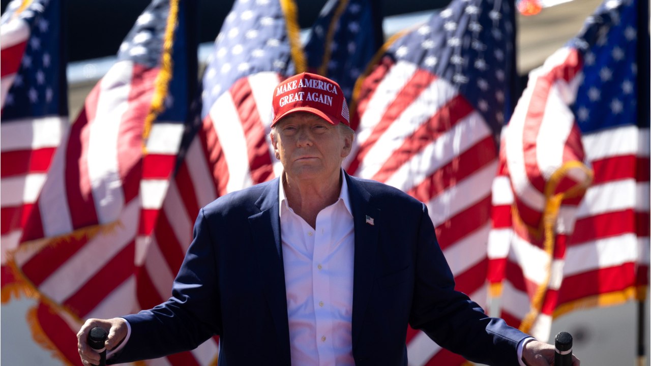 Geht es ihm wirklich gut? Trump vergisst bei einer Veranstaltung, gegen wen er antritt