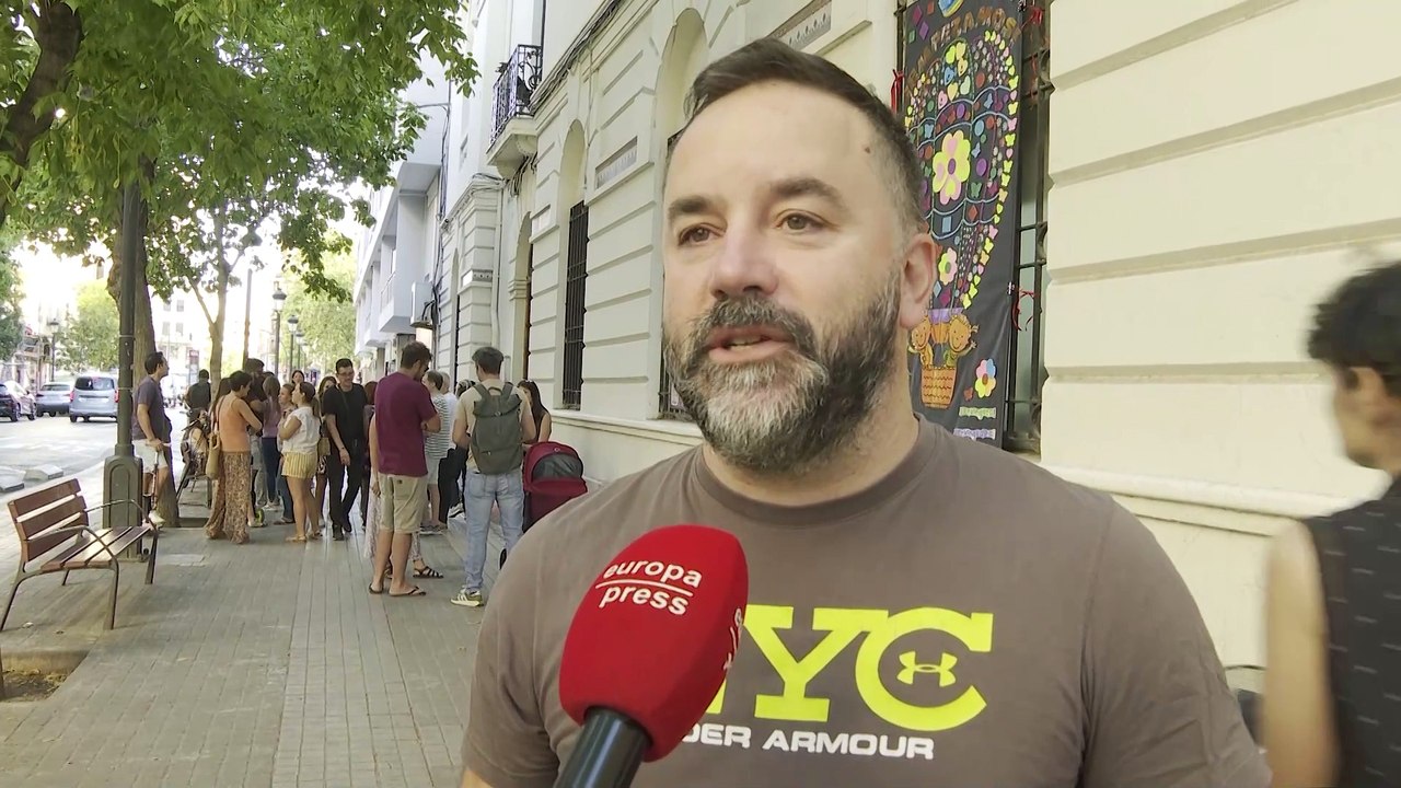 Alumnos de toda España vuelven al 'cole' este lunes en los diferentes niveles educativos