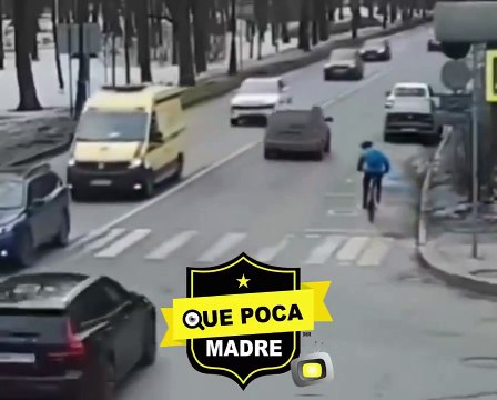 Imágenes fuertes: Ciclista es atropellado por culpa de un conductor imprudente.