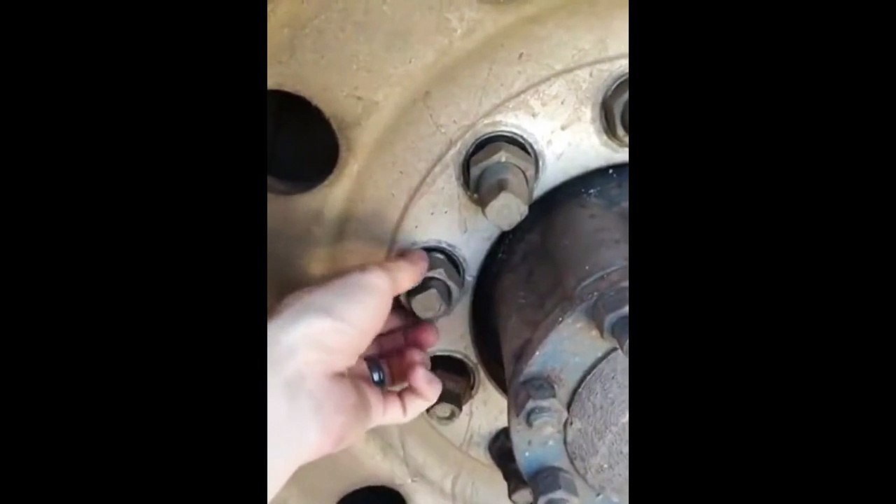 Ce camion roule encore... comment c'est possible