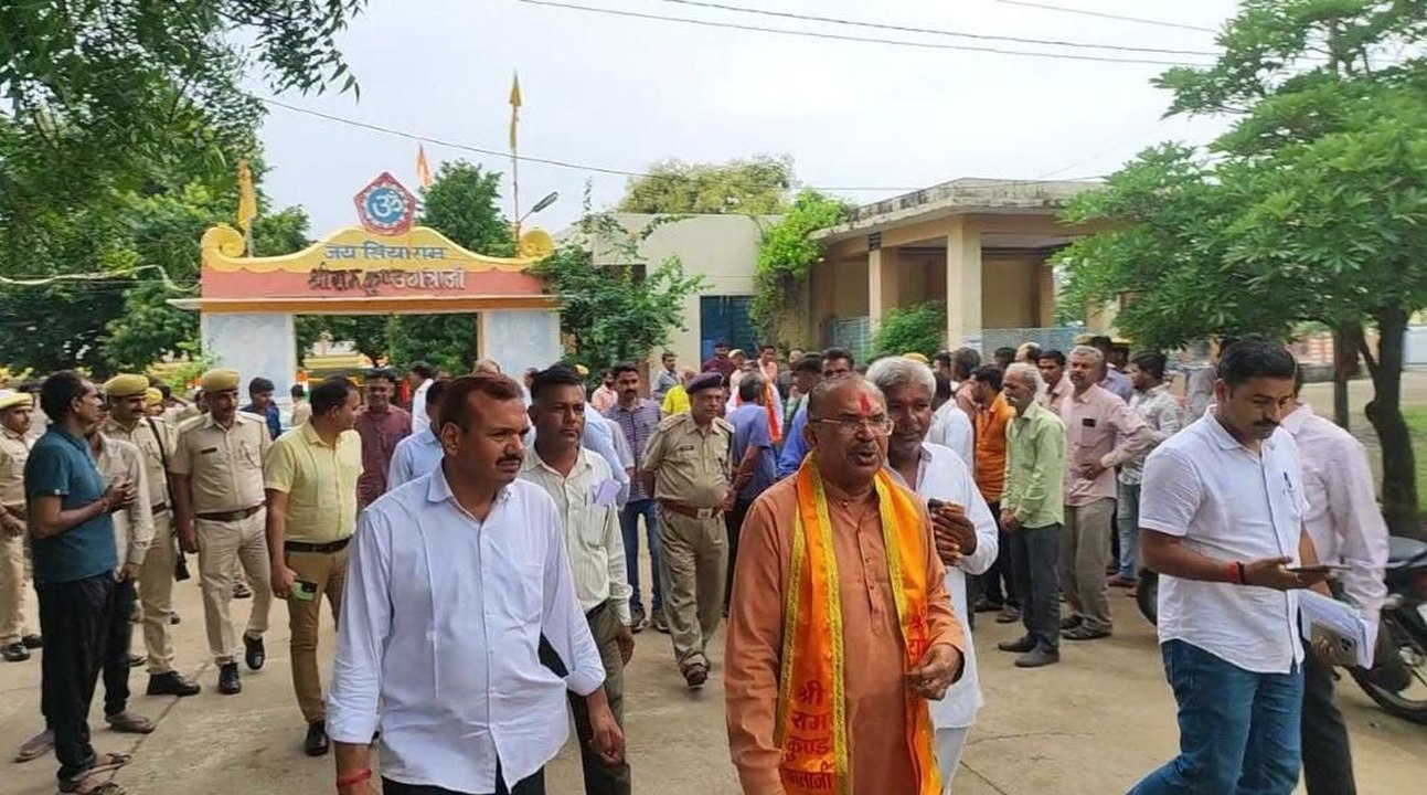 रामकुण्ड बालाजी के दर्शन किए : विधानसभा अध्यक्ष समेत कई मंत्रियों ने किया जलाभिषेक