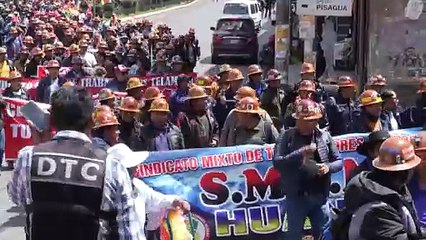 Miles marchan en Bolivia en apoyo al presidente Arce y para exigir al Congreso aprobar leyes