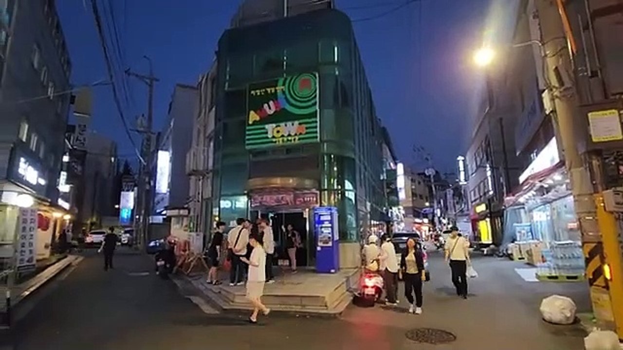 y2mate.com - CRAZY Japanese Arcade in Seoul Amuse Town 어뮤즈타운  Arcade Tours _360P