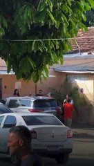 Após ser autorizada, Deolane deixa prisão; veja