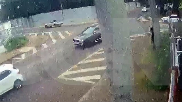Adolescente e dois motociclistas ficam feridos em acidente seguido de atropelamento