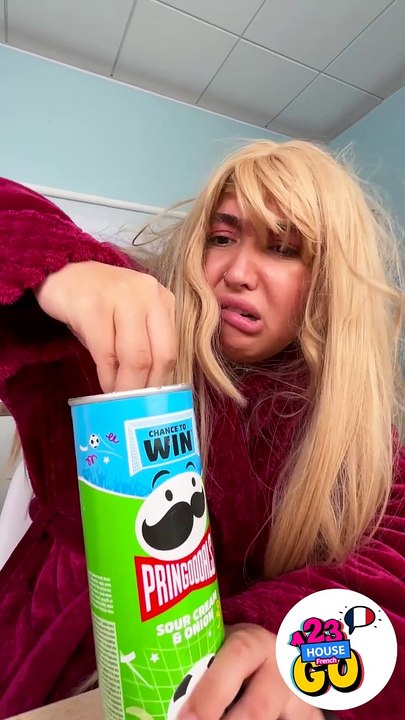 Je peux facilement sortir des chips d'un paquet étroit avec ma langue 