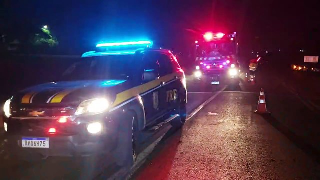 Acidente entre três veículos seguido de capotamento deixa homem ferido na BR-369