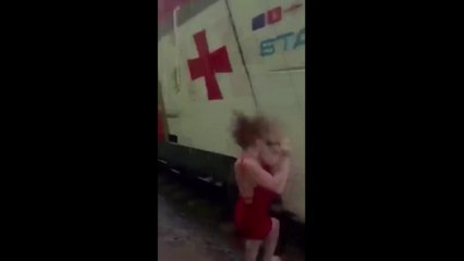 기차 달려오는데...인생샷 찍으려다 목숨 잃을 뻔 / YTN