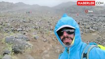 Ağrı Dağı'na zorlu tırmanış