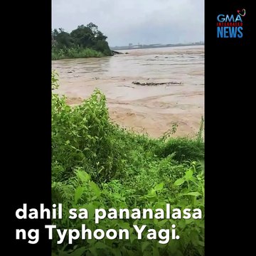 Bumigay ang tulay! – Mga motorista, nahulog sa rumaragasang ilog | GMA Integrated Newsfeed