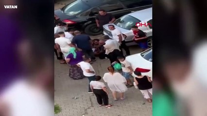Site yöneticisi kavgayı ayırmak istedi! Bıçaklar çekildi! VİDEO