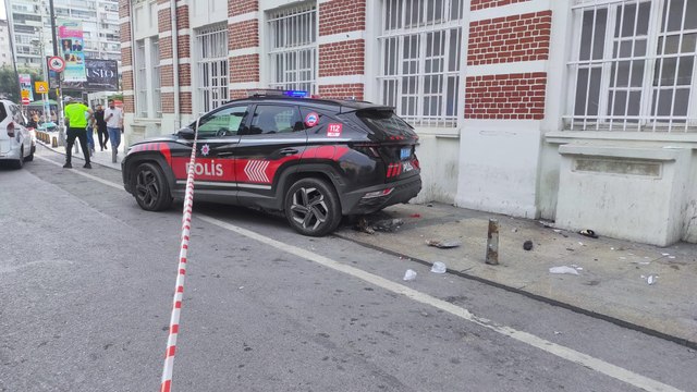 Şişli’de polis aracı kaldırımdaki kadınlara çarptı: 2 yaralı