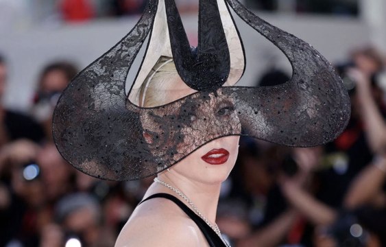 « J’ai changé » : Lady Gaga se confie sur ses anciennes addictions