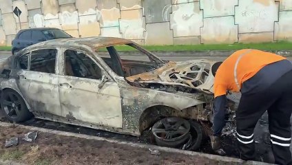 BMW pega fogo na Avenida Orlando Gomes em Salvador