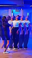 Dance in club | Camera man jaldi focus karo